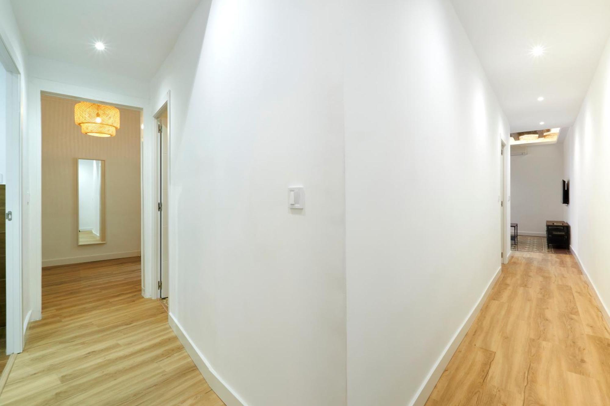 Comfortable Apartment Next To Apolo Theater Barcelona Buitenkant foto